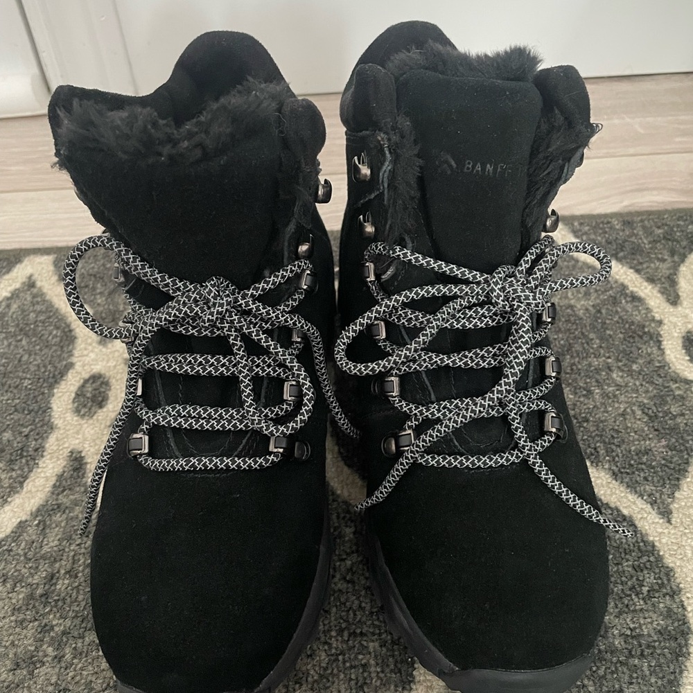 Banff trail boots for women. NWT..